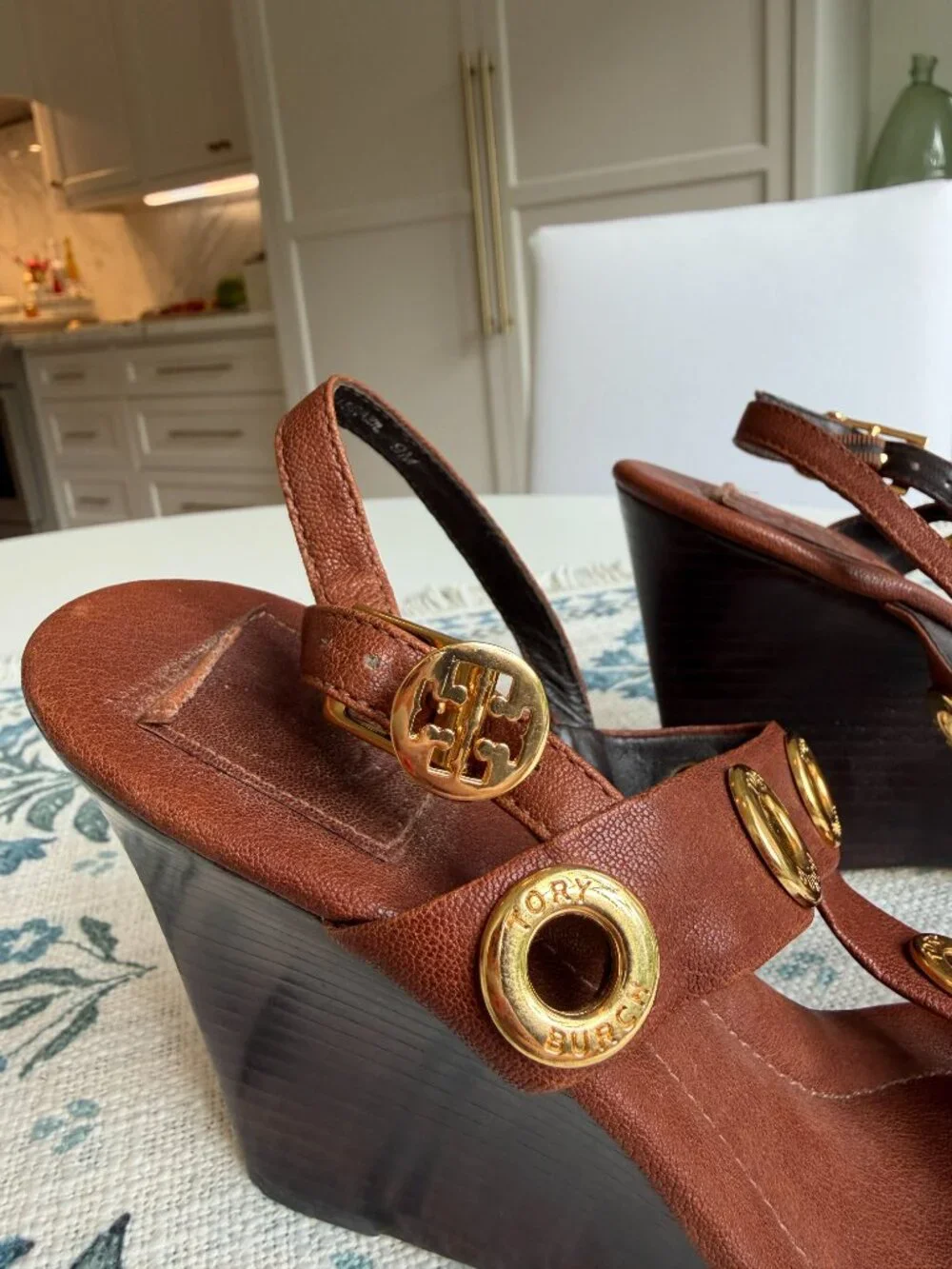 Tory Burch Kathryn Wedge Sandals | Gold Hardware | Womens Size 9
